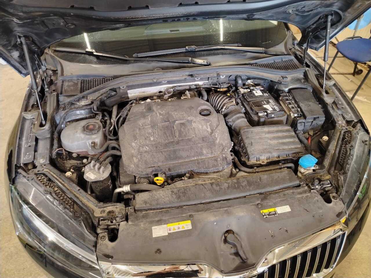 Skoda Superb Kombi 2.0 TDI Ambition NAVI LED 4xSHZ AHK 10