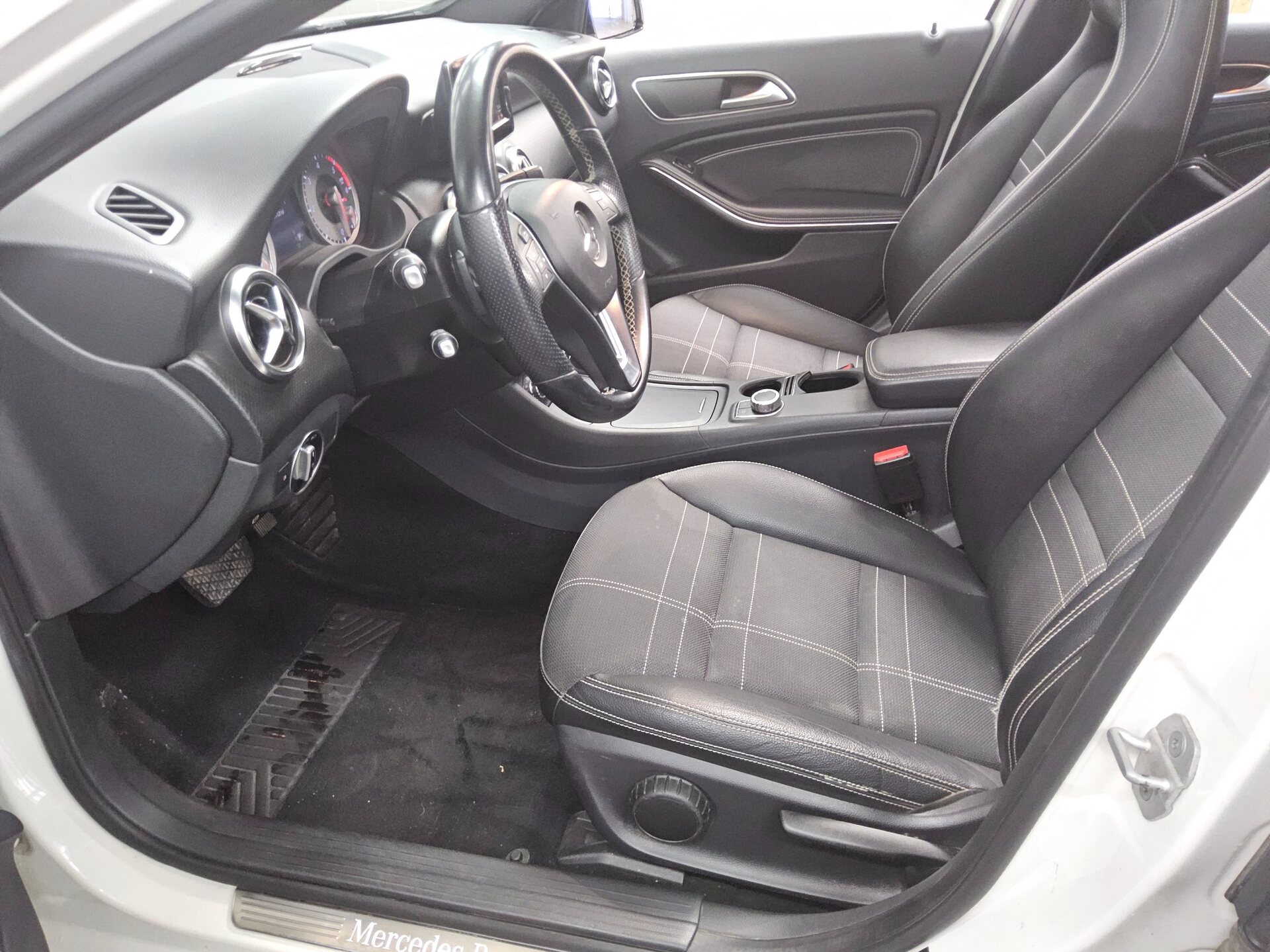 Mercedes-Benz A 220 CDI Urban Xenon Night Navi 8