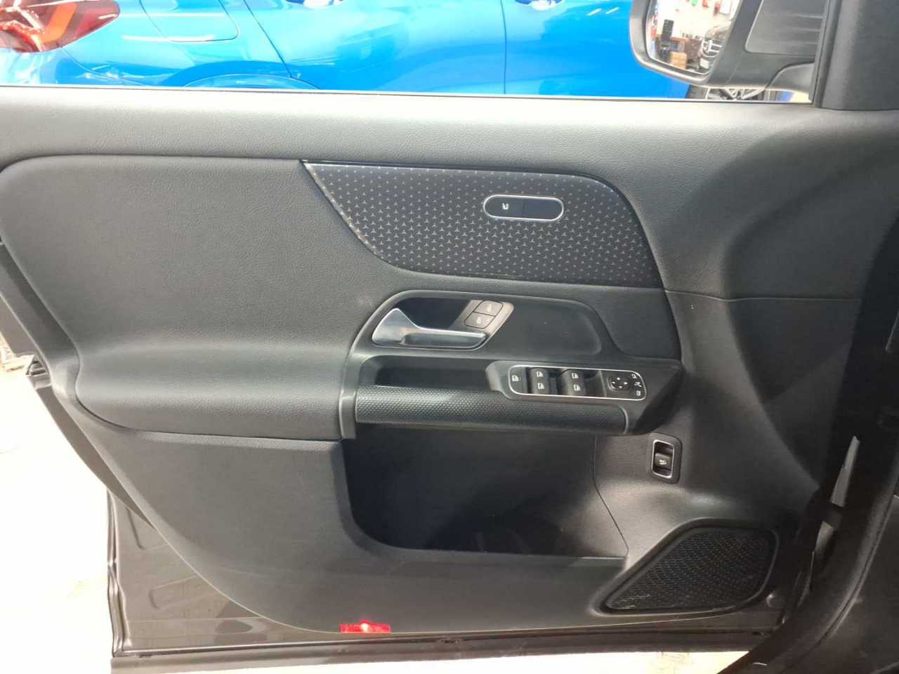 Mercedes-Benz GLA 180 d NAVI KLIMAAUT LED SHZ KAMERA 10