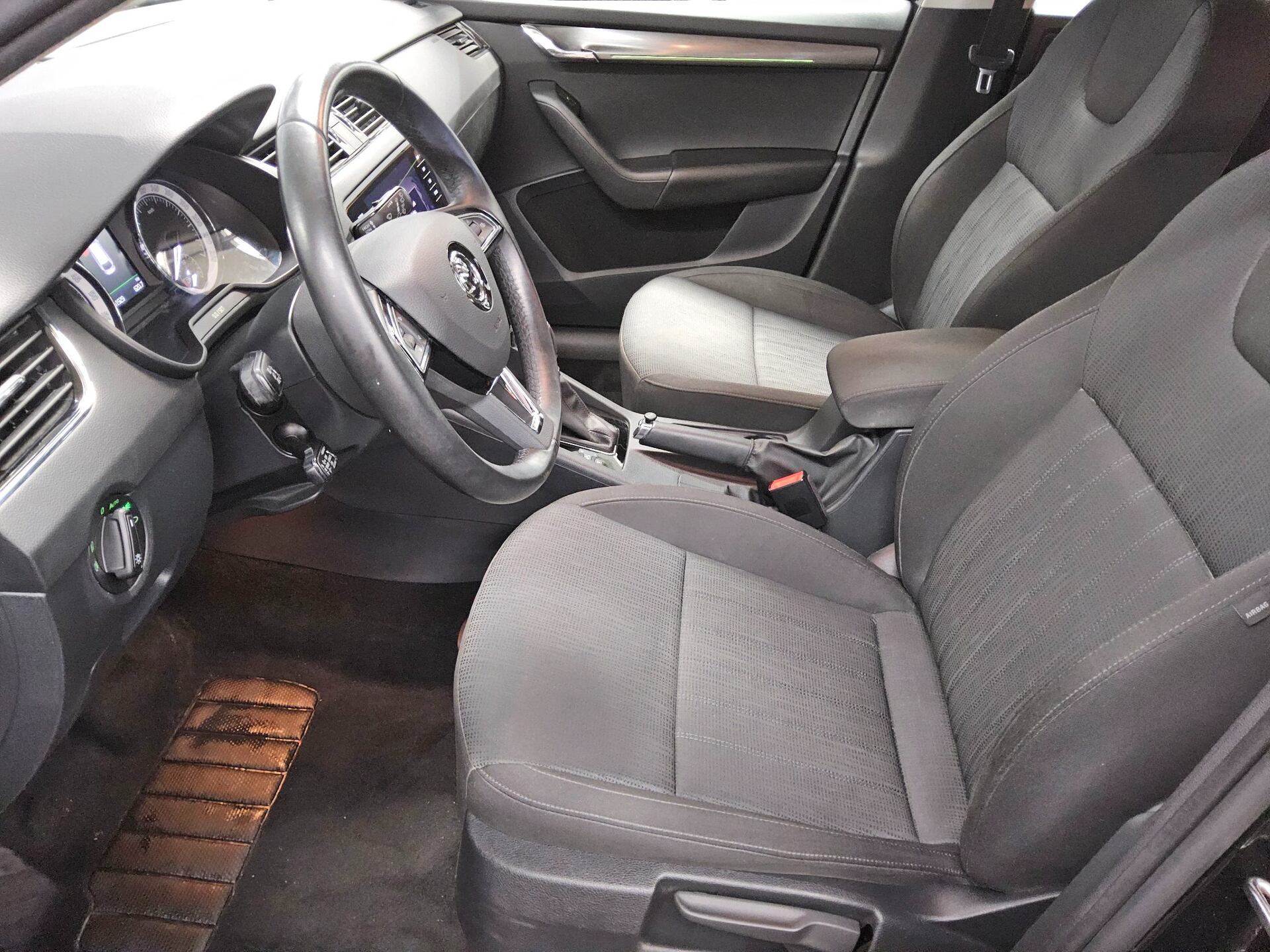 Skoda Octavia Kombi 2.0 TDI 8
