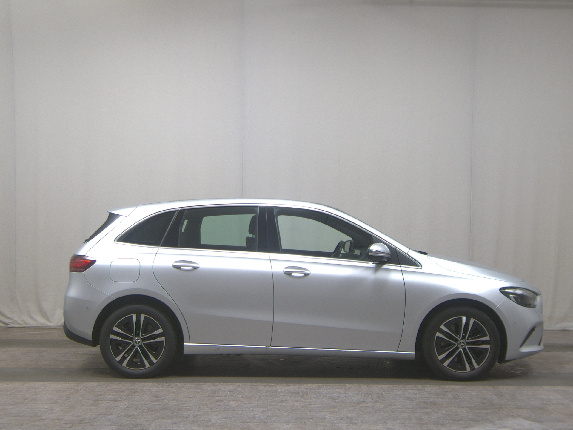 Mercedes-Benz B 250 e Progressive Navi LED MBUX+ Pano Leder AHK