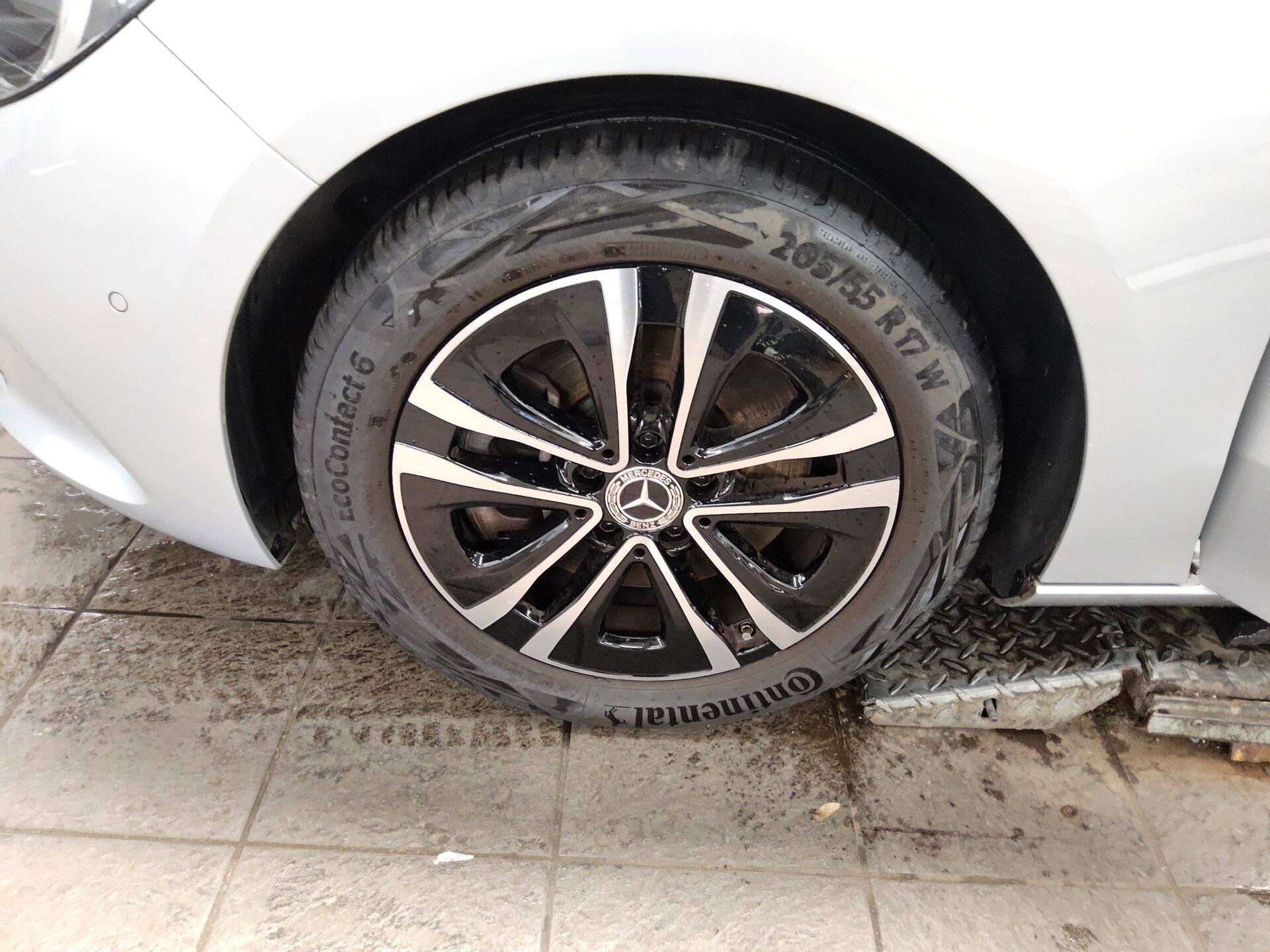 Mercedes-Benz B 250 e Progressive Navi LED MBUX+ Pano Leder AHK 11
