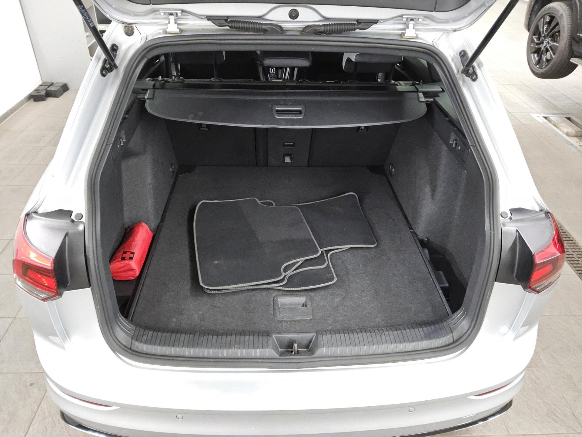 Volkswagen Golf-8 Var. 2.0 TDI R-Line Navi LED AID RFK 13
