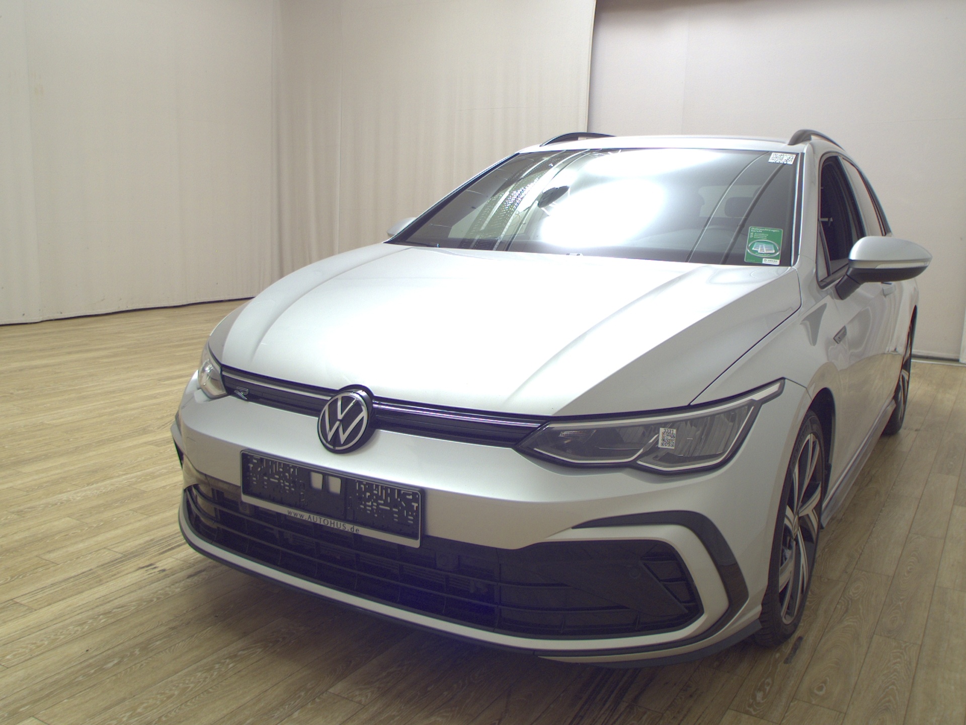 Volkswagen Golf-8 Var. 2.0 TDI R-Line Navi LED AID RFK 2