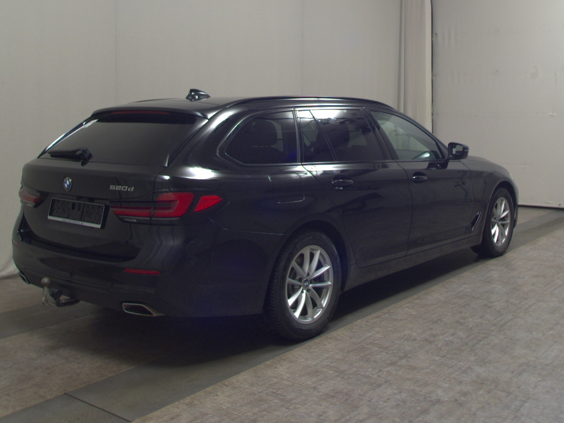 BMW 520dA Touring Navi LED Leder AHK Kamera 4