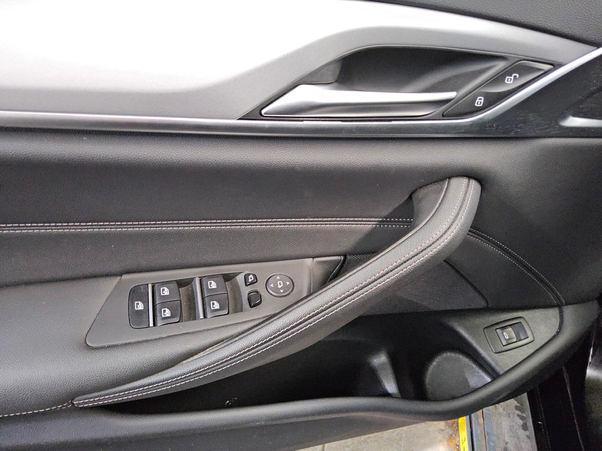 BMW 520dA Touring Navi LED Leder AHK Kamera 10