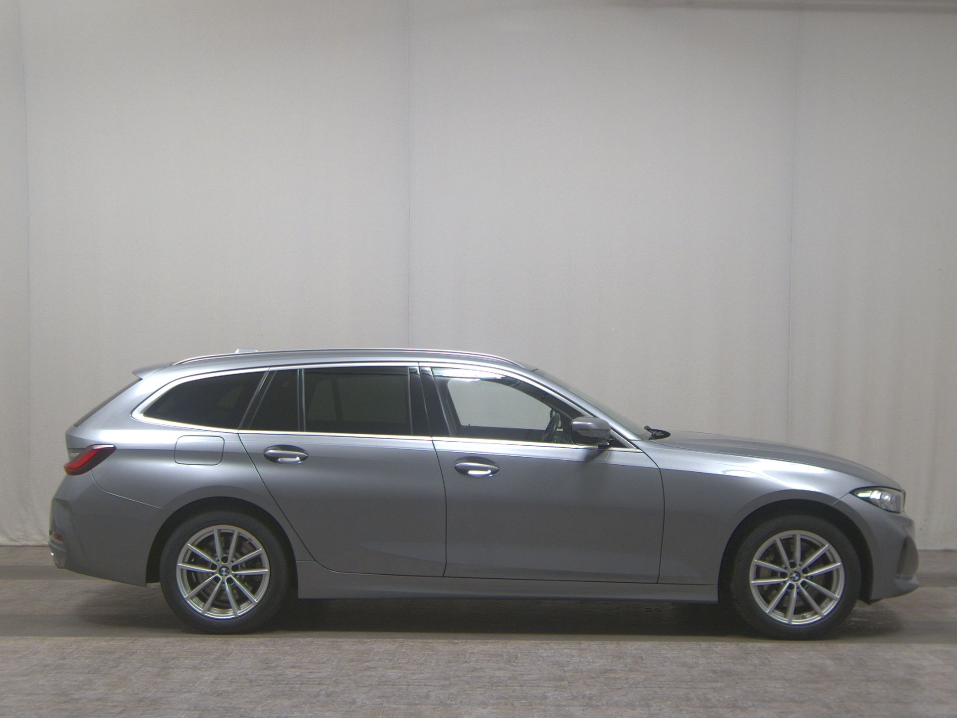 BMW 330iA Touring xDr Navi LED Shz WideT-Leder AHK