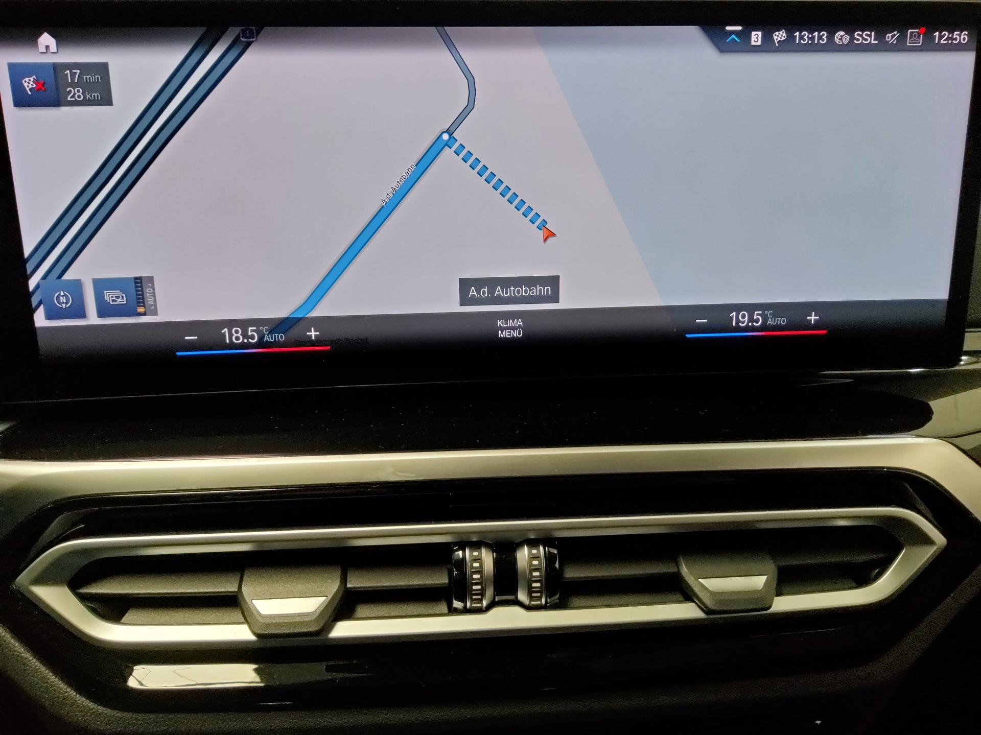BMW 330iA Touring xDr Navi LED Shz WideT-Leder AHK 7