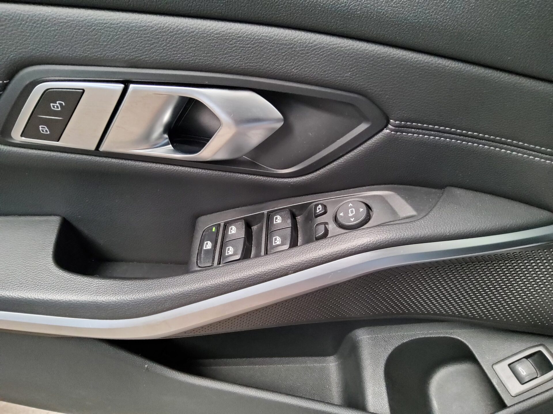 BMW 330iA Touring xDr Navi LED Shz WideT-Leder AHK 10