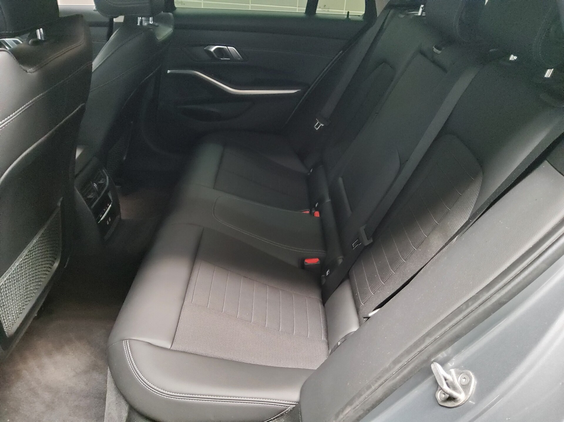 BMW 330iA Touring xDr Navi LED Shz WideT-Leder AHK 13