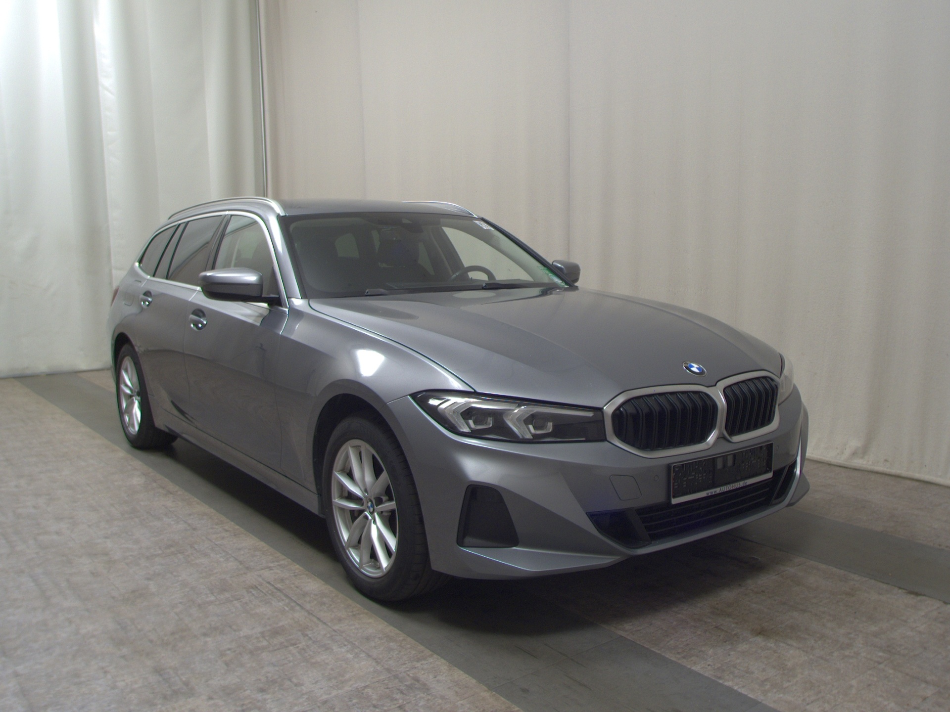 BMW 330iA Touring xDr Navi LED Shz WideT-Leder AHK 3