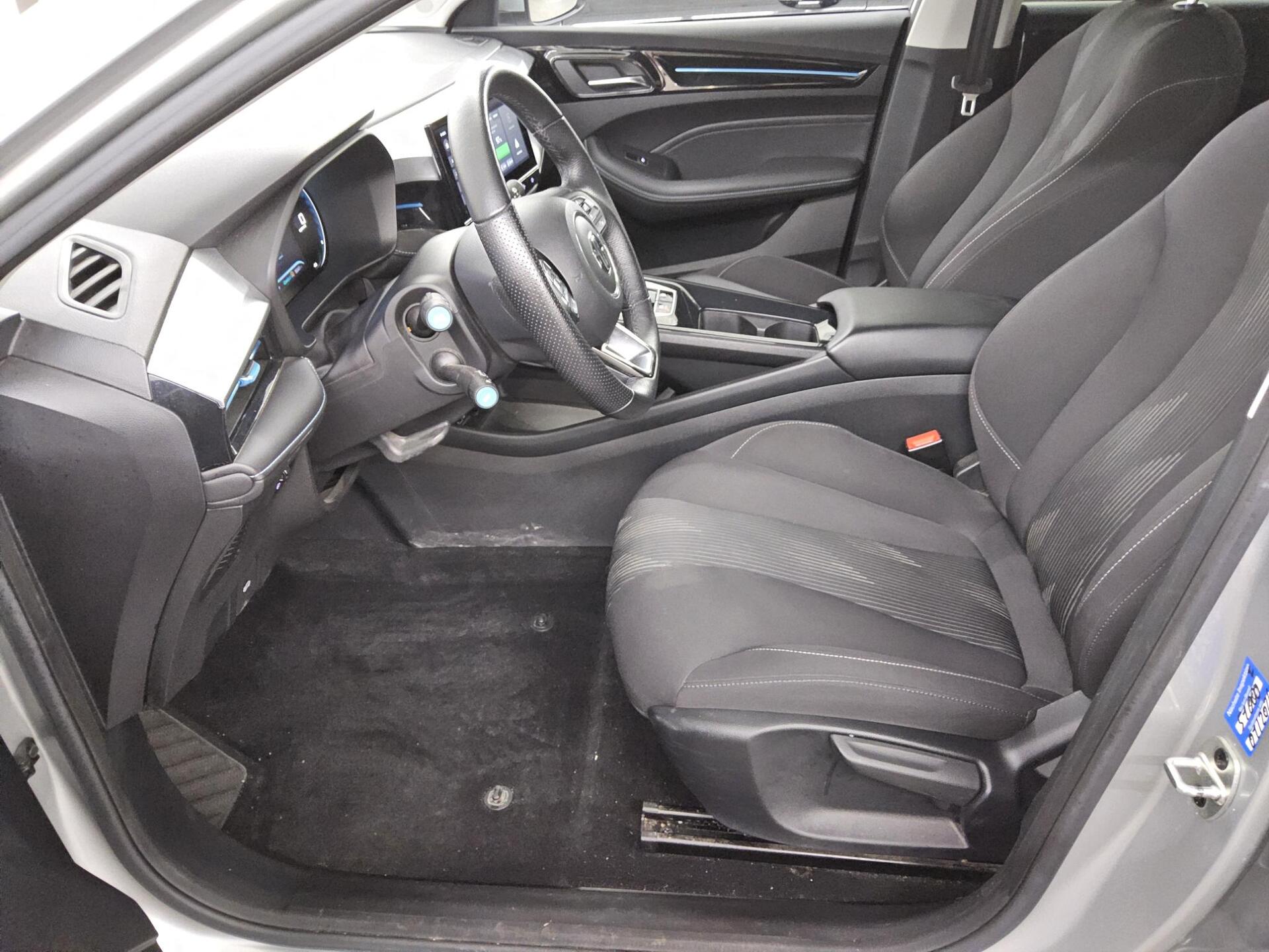 MG MG5 Navi LED Shz PDC 9