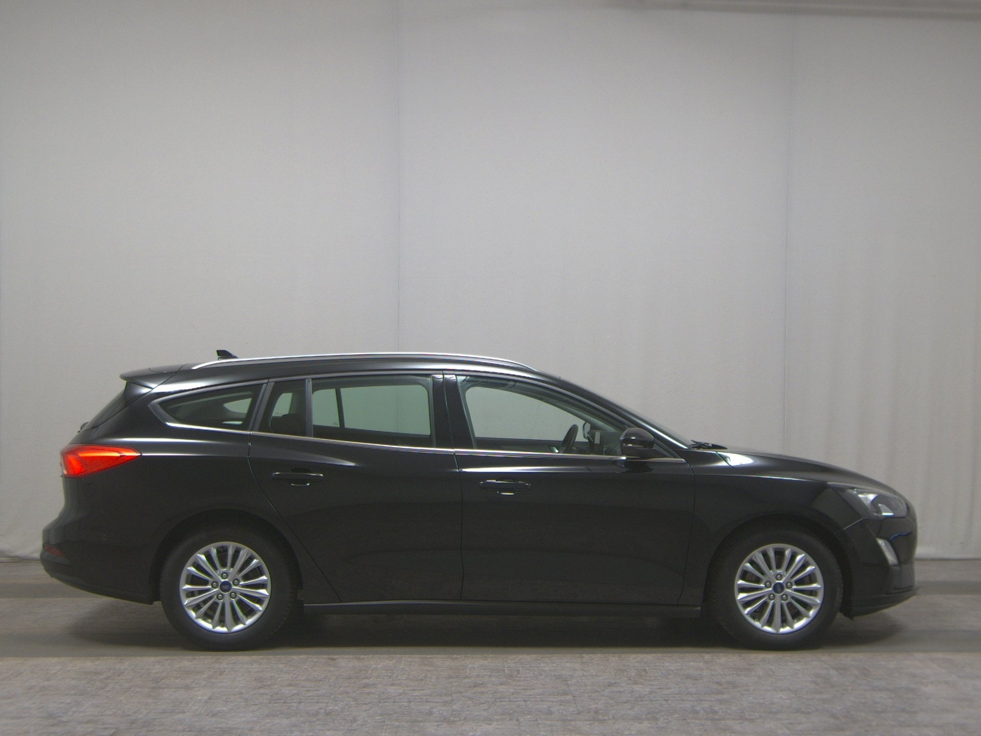 Ford Focus Turnier 1.0 EB Titanium Navi LED RFK PDC