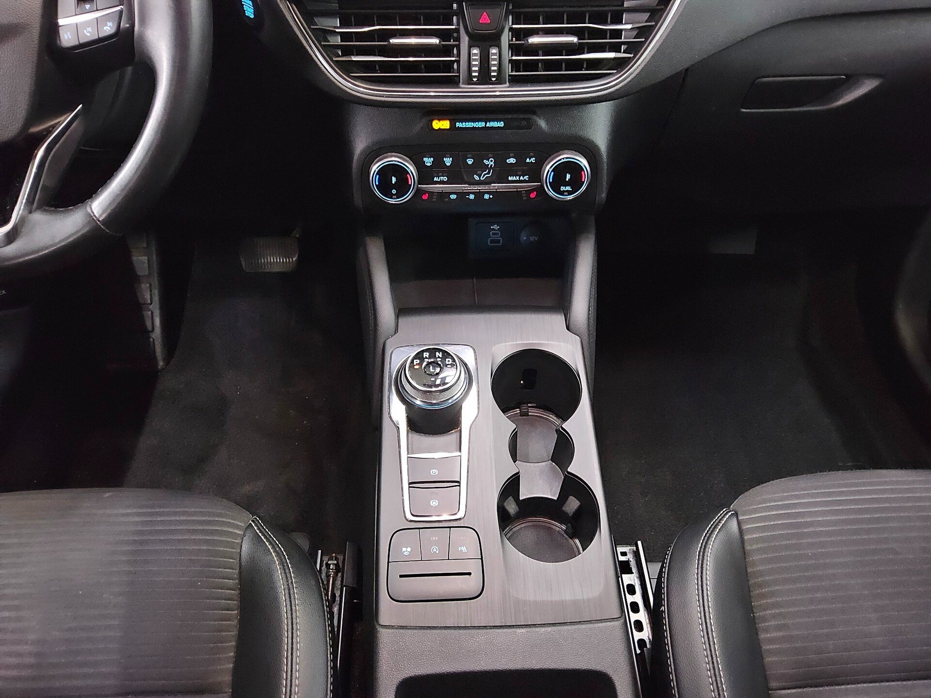 Ford Kuga 1.5 EB Titanium X Navi DigiTacho LED AHK 6