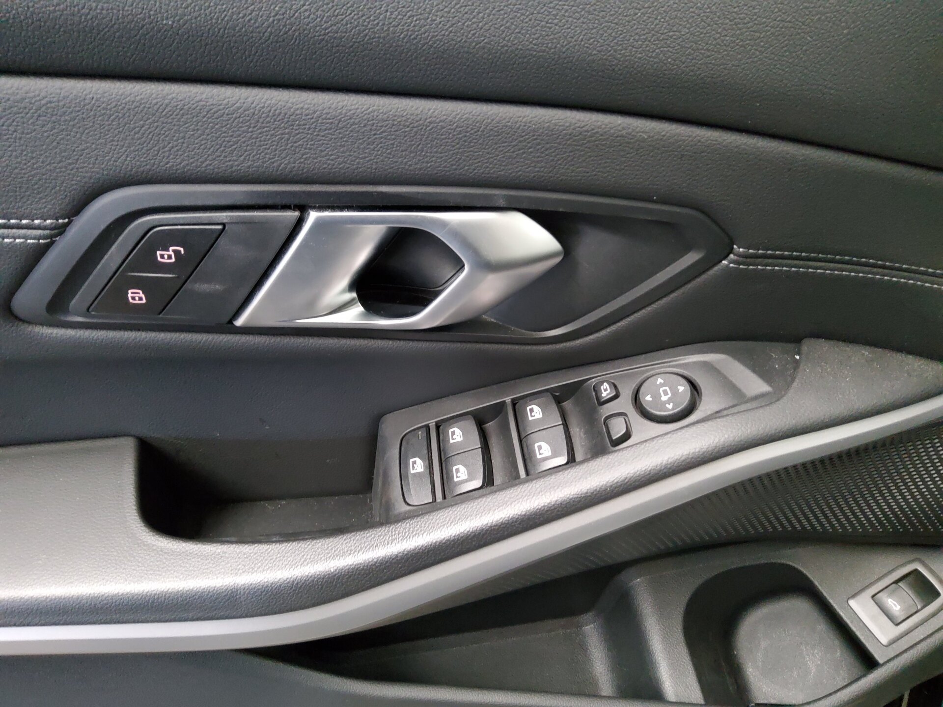 BMW 320d Touring Navi LED Shadow Shz RFK 10
