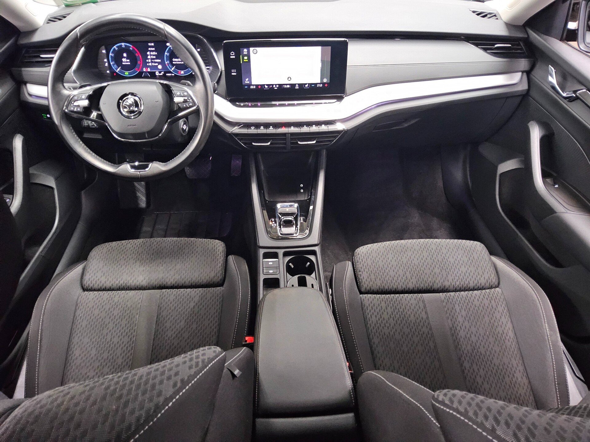 Skoda Octavia Kombi 2.0 TDI Ambition Navi vc RFK LED+ 5