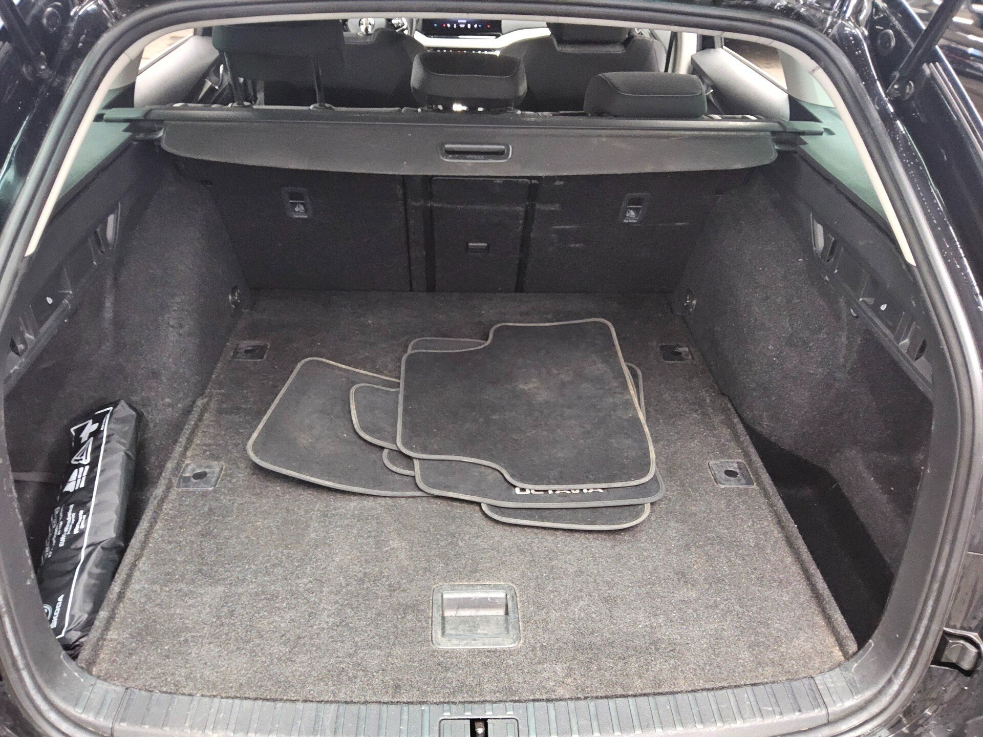 Skoda Octavia Kombi 2.0 TDI Ambition Navi vc RFK LED+ 12