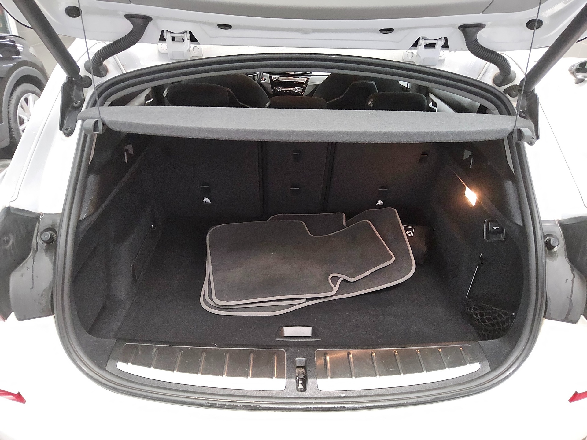 BMW X2 xDrive20d Advantage Navi LED HiFi Kamera SHZ 11