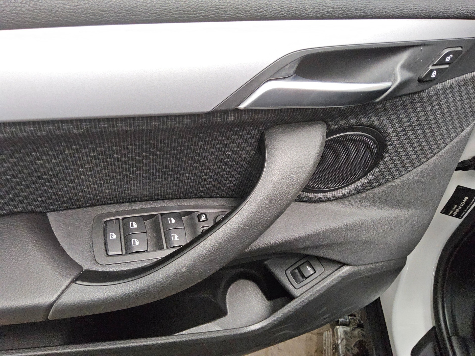 BMW X2 xDrive20d Advantage Navi LED HiFi Kamera SHZ 9
