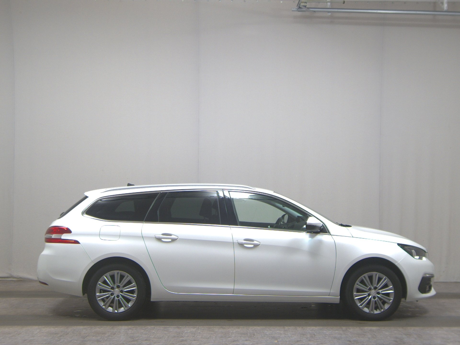 Peugeot 308 1.5 BlueHDI Allure T-Leder Navi LED RFK Shz