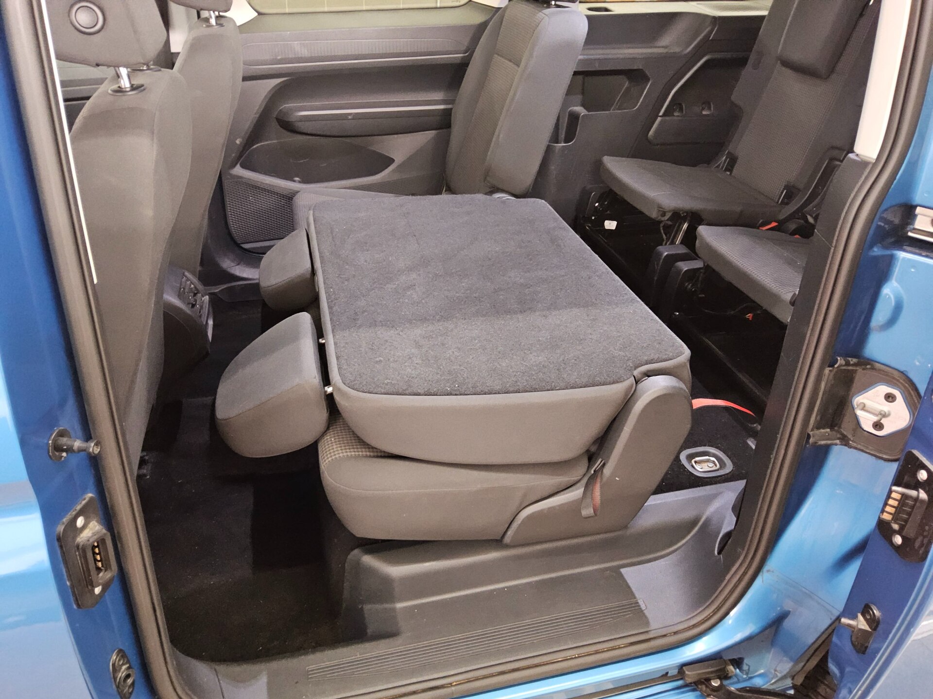 Volkswagen Caddy 1.5 TSI 7-Sitze Navi 12