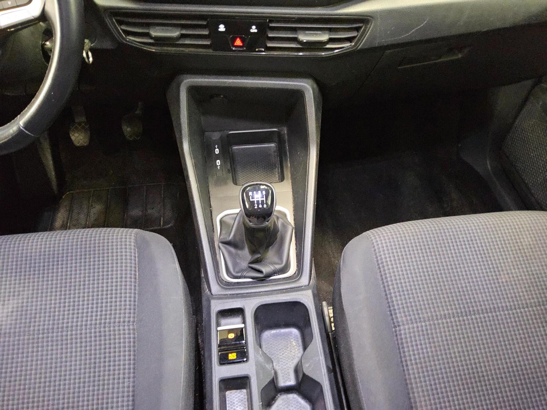 Volkswagen Caddy 1.5 TSI 7-Sitze Navi 6