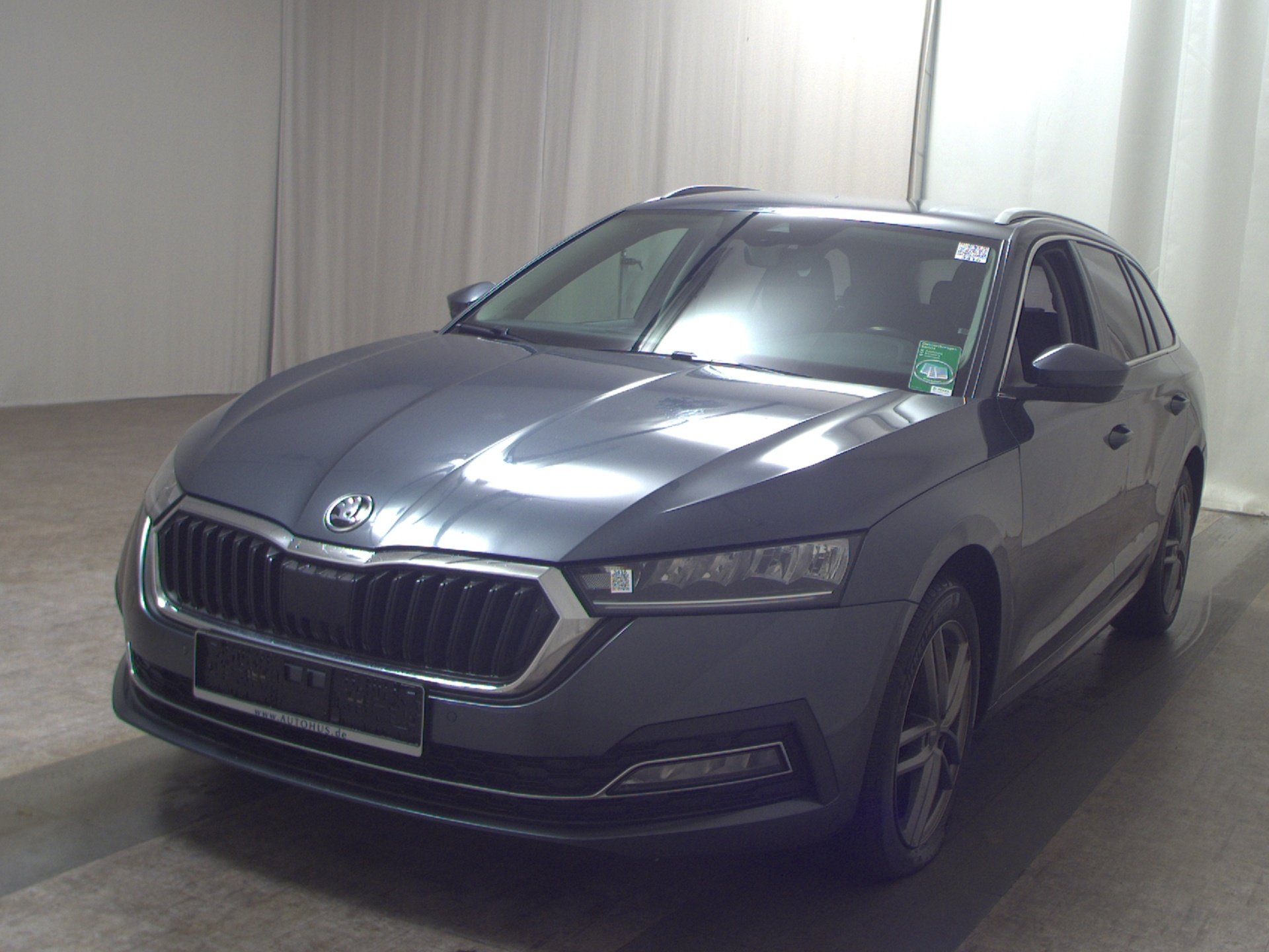 Skoda Octavia Kombi 2.0 TDI Style Navi LED vc ACC AHK 2