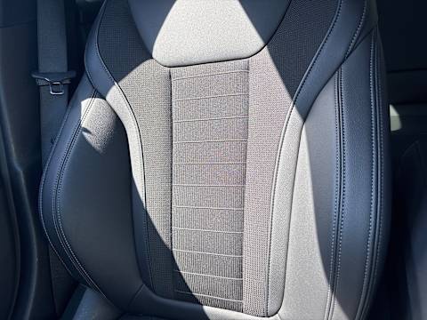 BMW 320dA Touring Navi LED Shz Wide T-Leder 8