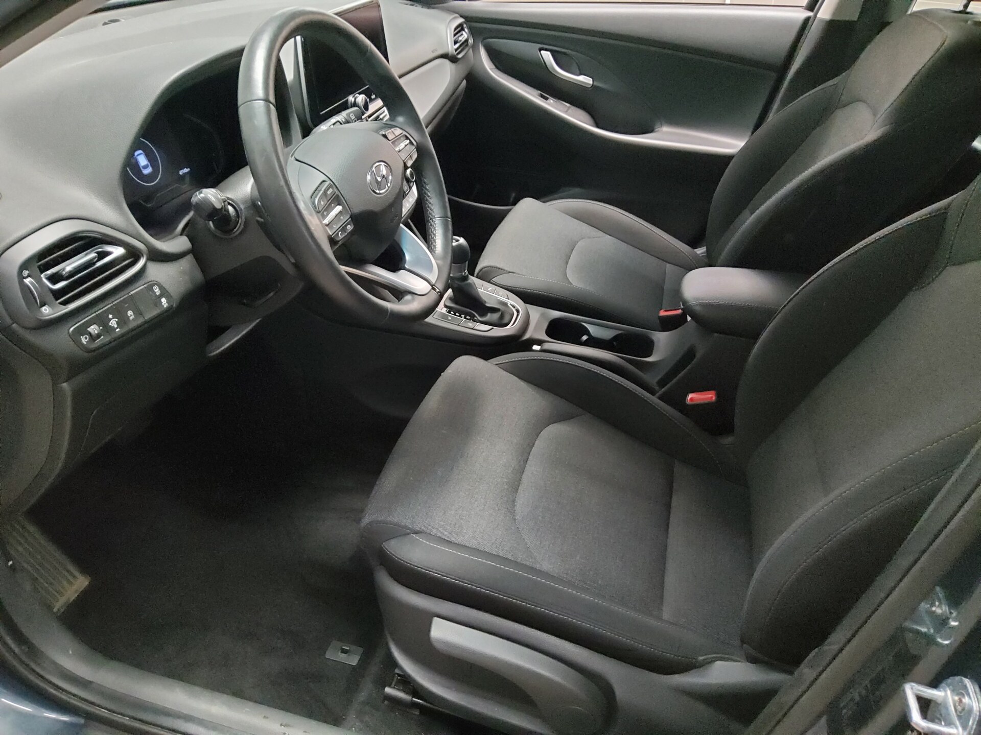 Hyundai i30 1.5 T-GDI Trend Navi LED RFK SHZ CarPlay 8