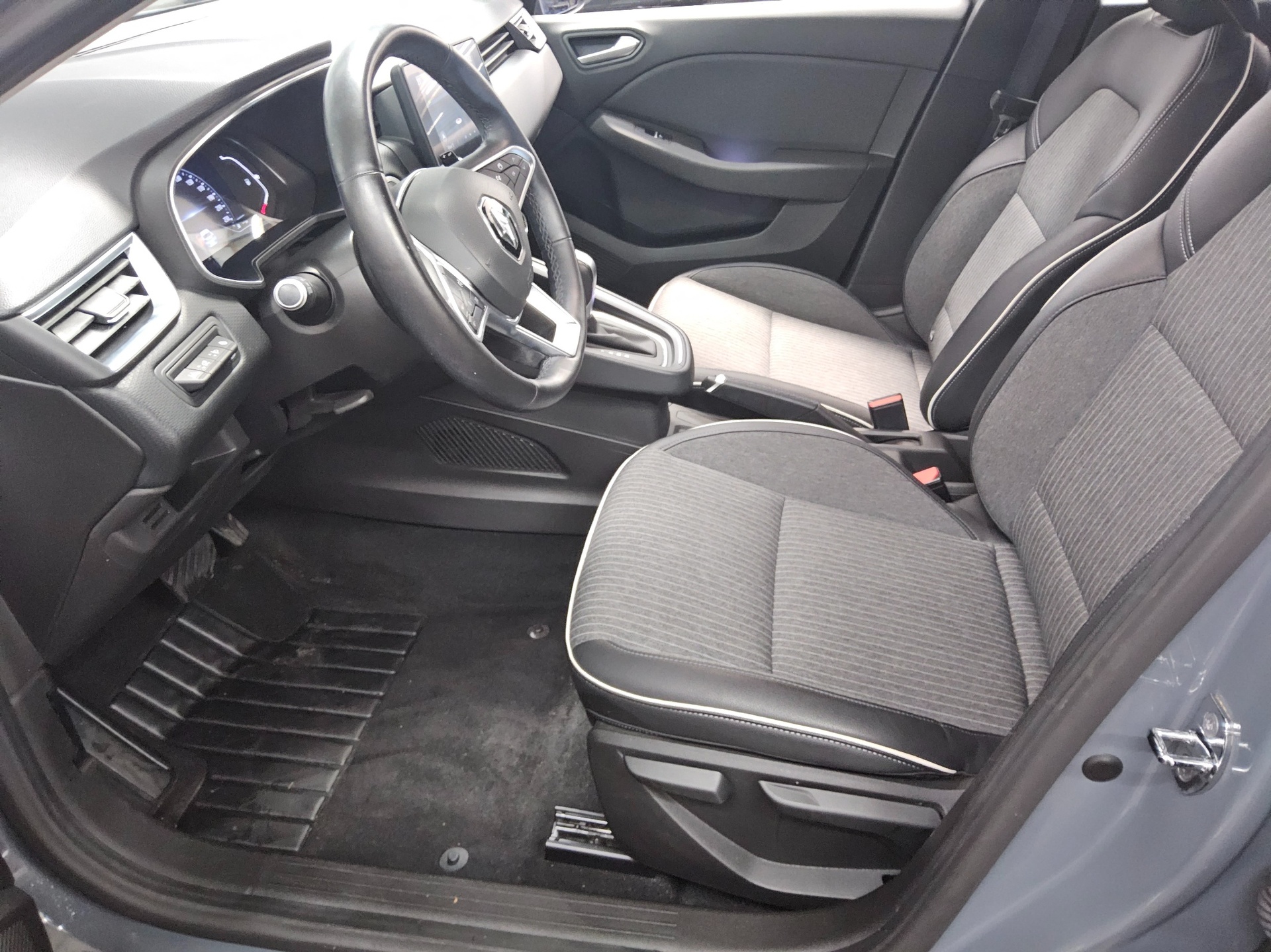 Renault Clio 1.3 TCe Intens 9