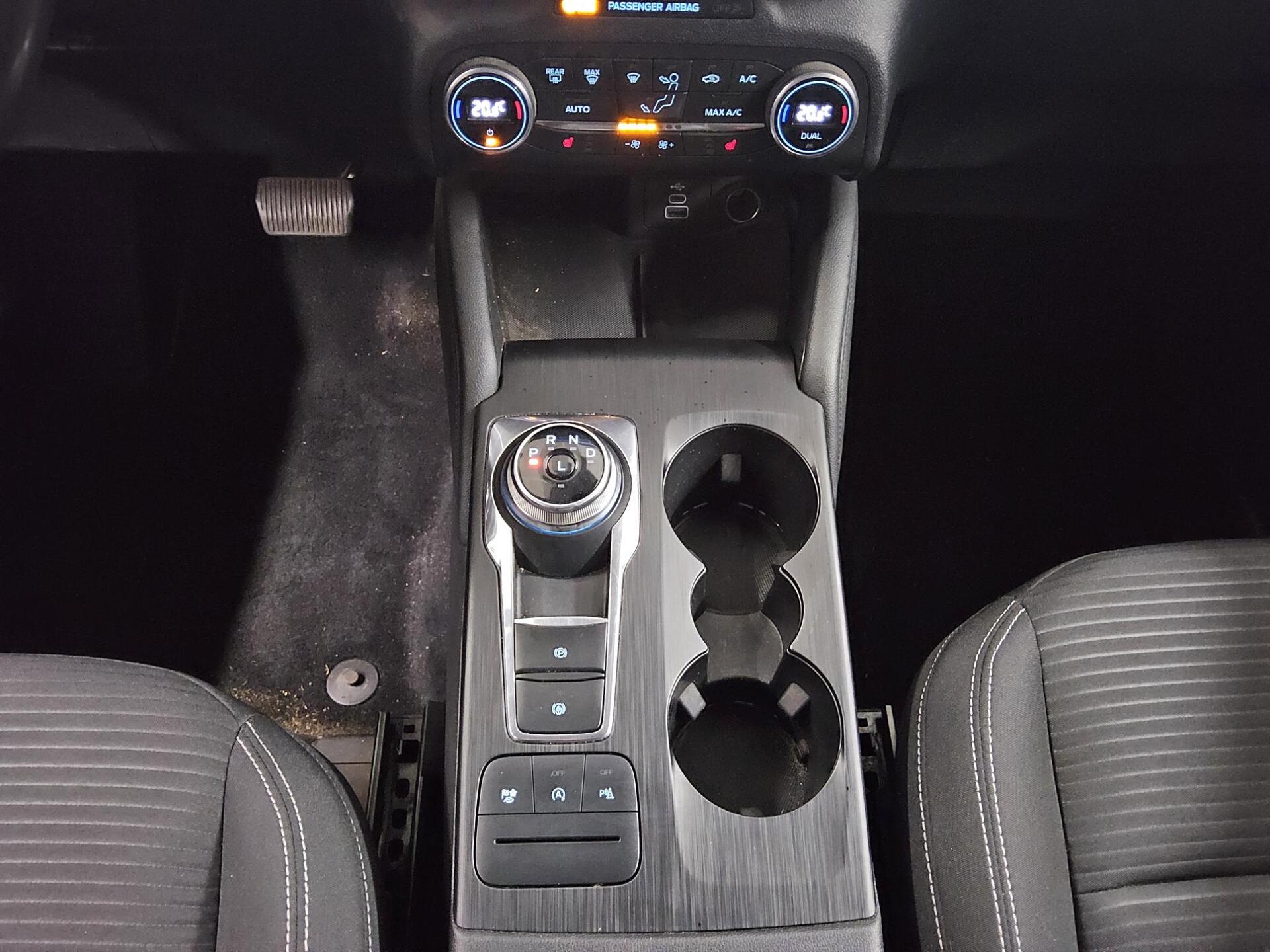 Ford Kuga 2.0 EB Titanium Navi DigiTacho AHK RFK LED 6