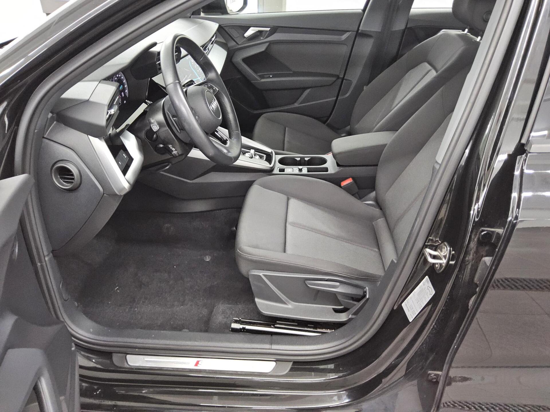 Audi A3 Sportback 30 TDI S-Line Navi LED Virtual Sound PDC 9