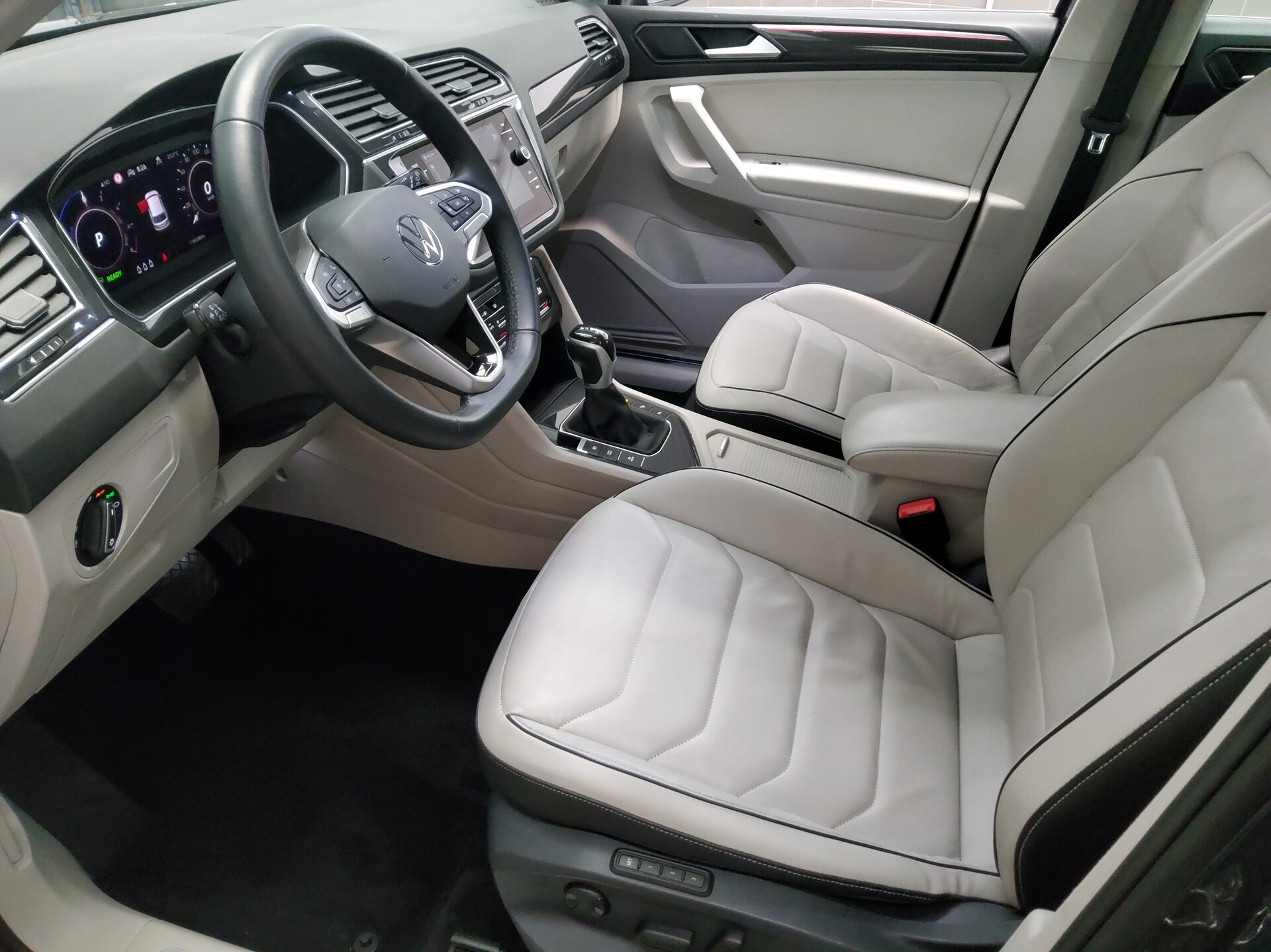 Volkswagen Tiguan 1.4 TSI e Elegance Leder DCC Matrix DC 9