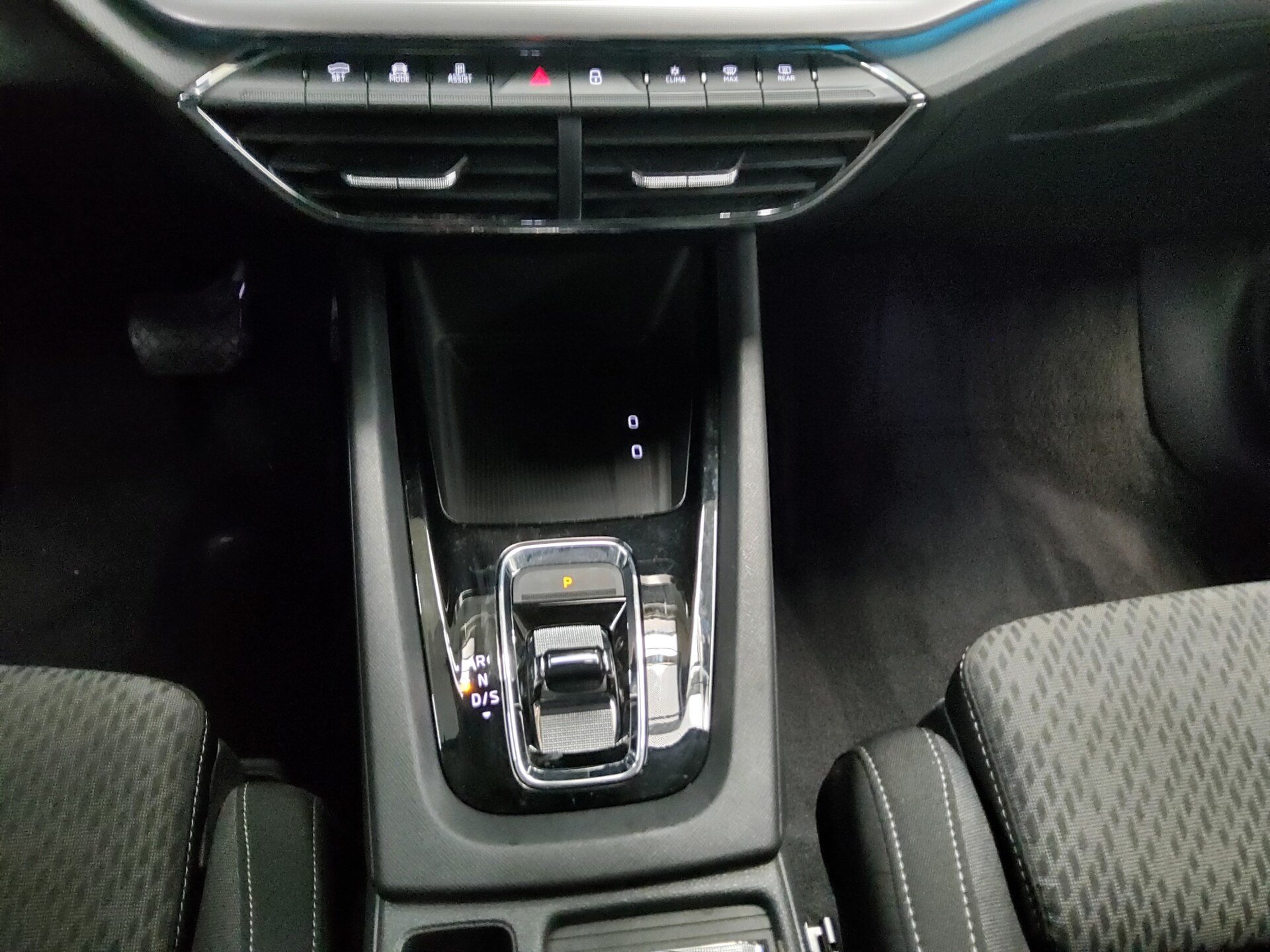 Skoda Octavia Kombi 2.0 TDI Style Navi LED Virtual HuD Canton 6