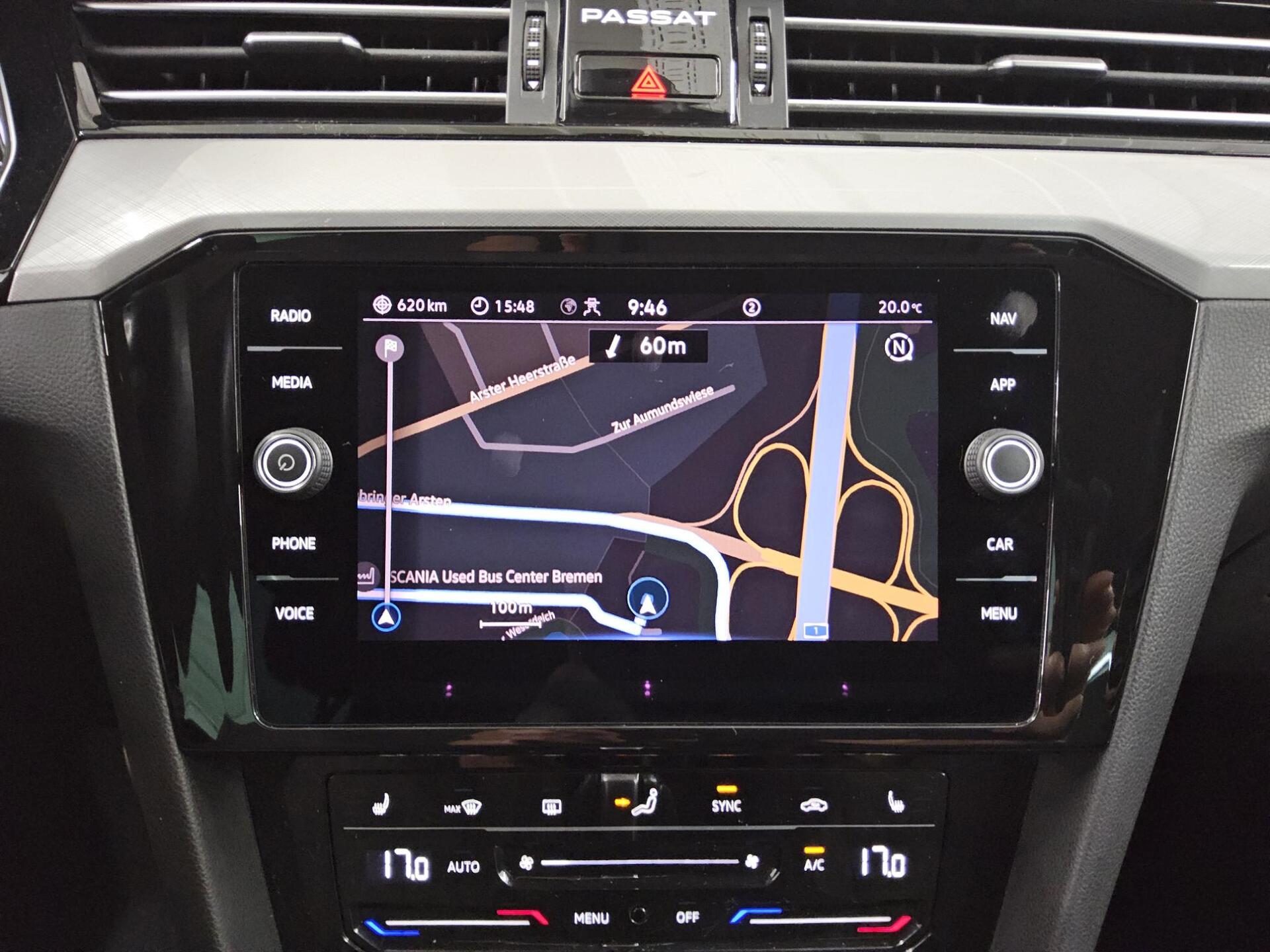 Volkswagen Passat Variant 2.0 TDI Business Navi LED DC AHK 7