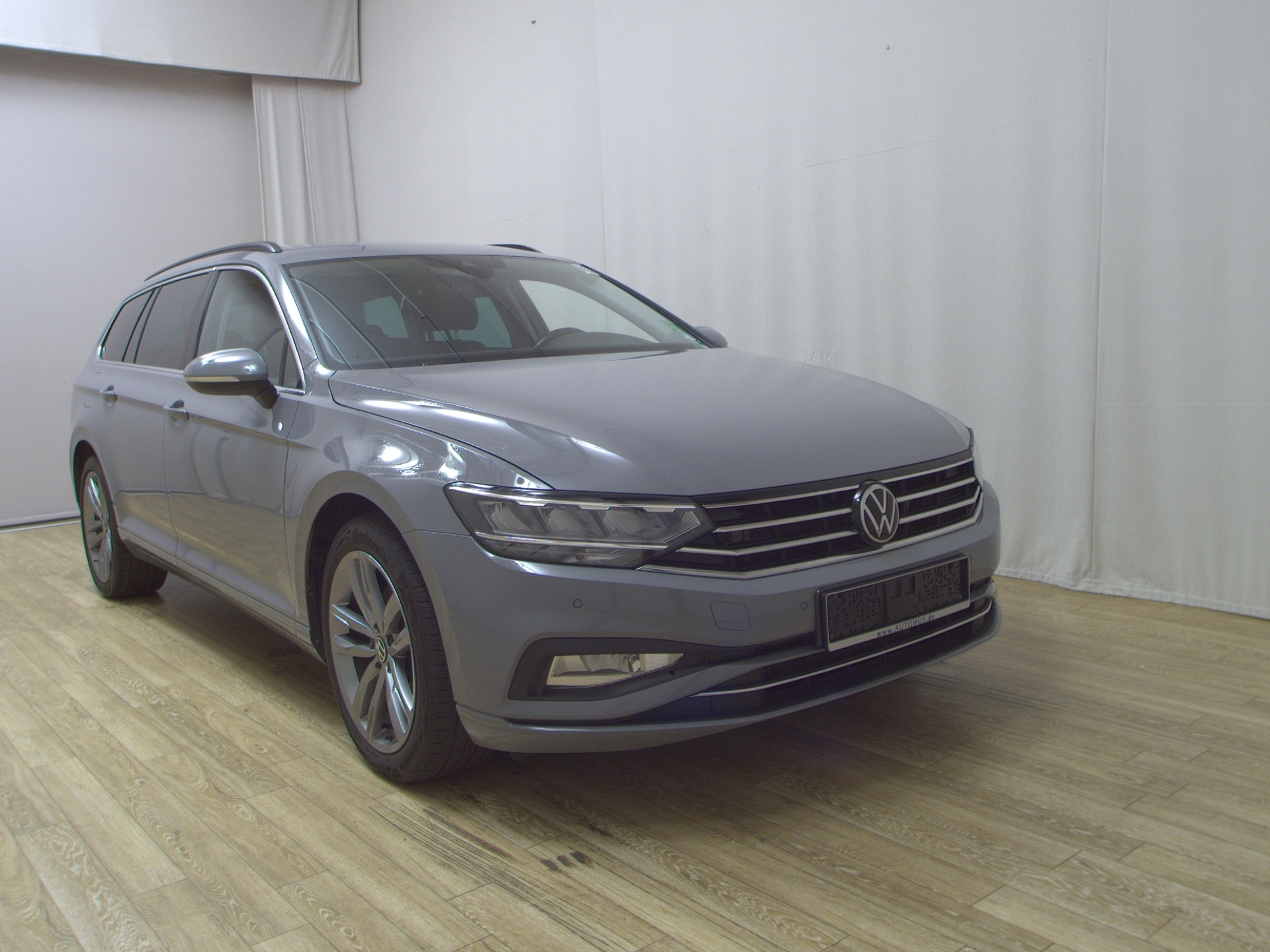 Volkswagen Passat Variant 2.0 TDI Business Navi LED DC AHK 3