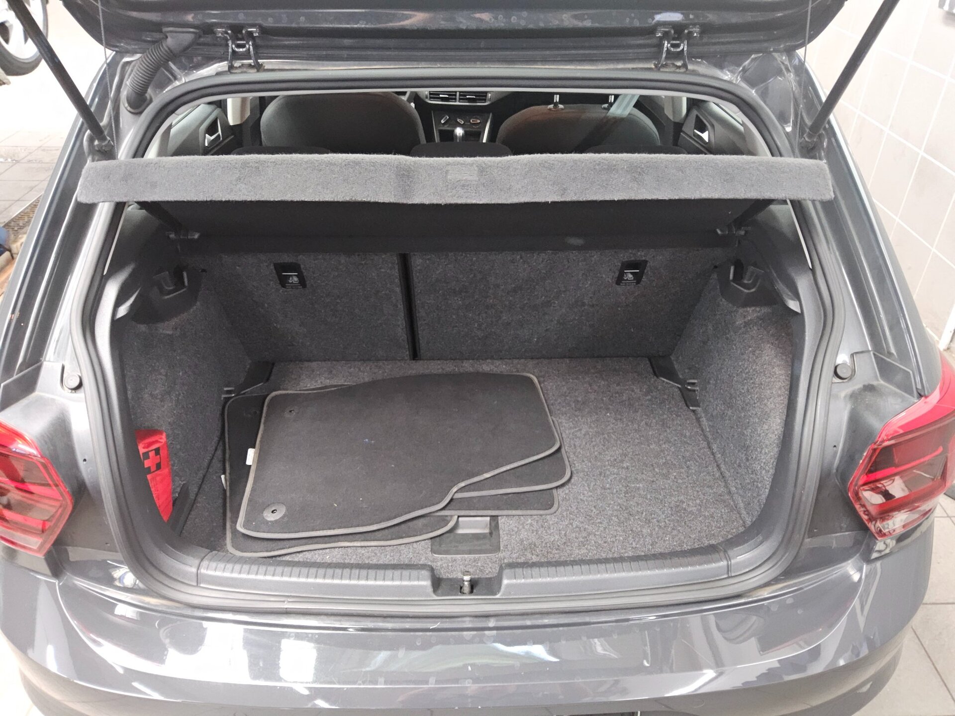 Volkswagen Polo 1.0 TSI Comf. Navi PDC ACC Alu 11