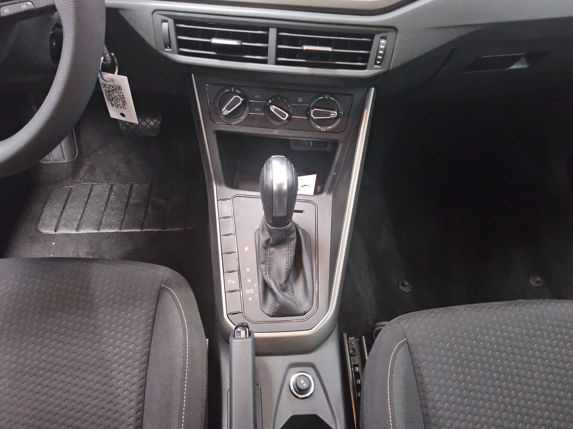 Volkswagen Polo 1.0 TSI Comf. Navi PDC ACC Alu 6