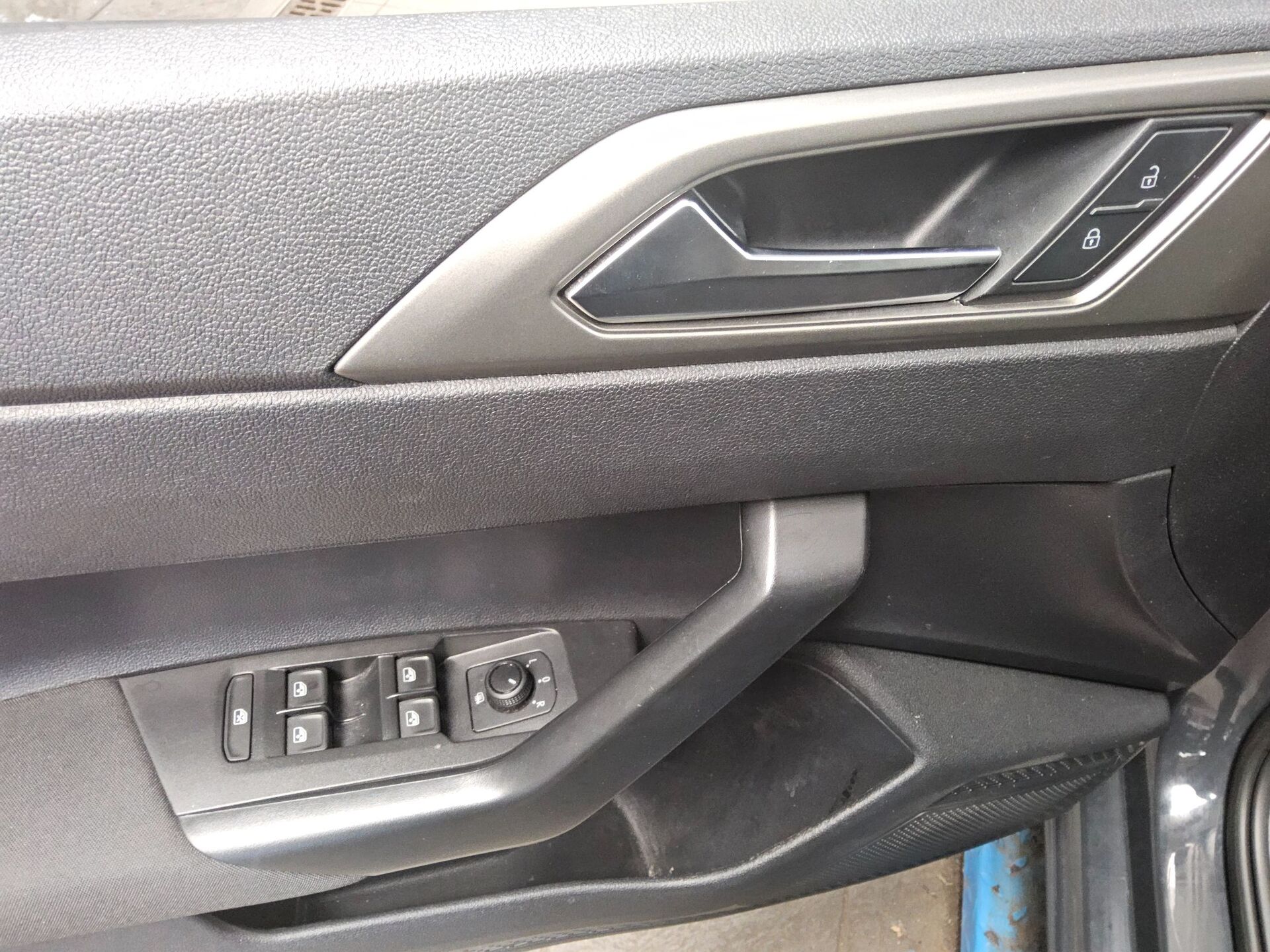 Volkswagen Polo 1.0 TSI Comf. Navi PDC ACC Alu 9