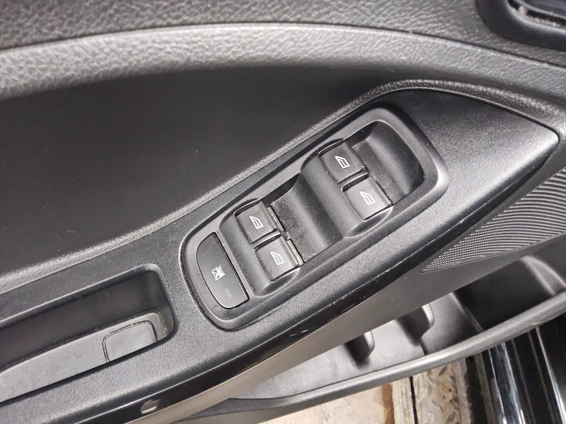Ford Ka+ 1.2 Cool&Connect PDC Tempomat SHZ 9