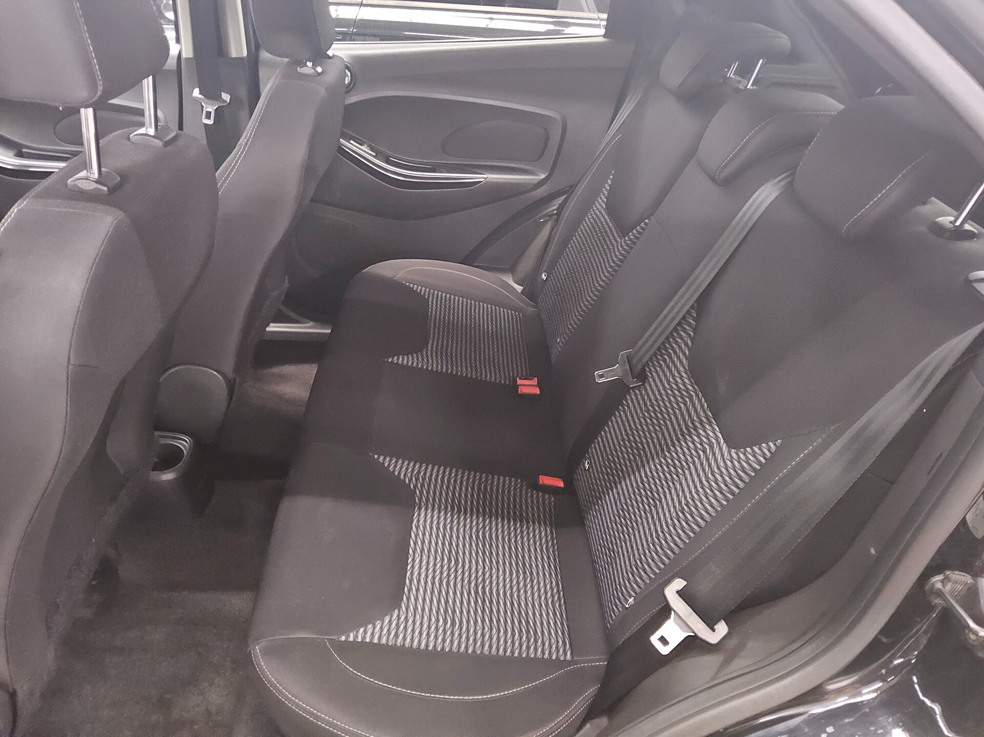 Ford Ka+ 1.2 Cool&Connect PDC Tempomat SHZ 13