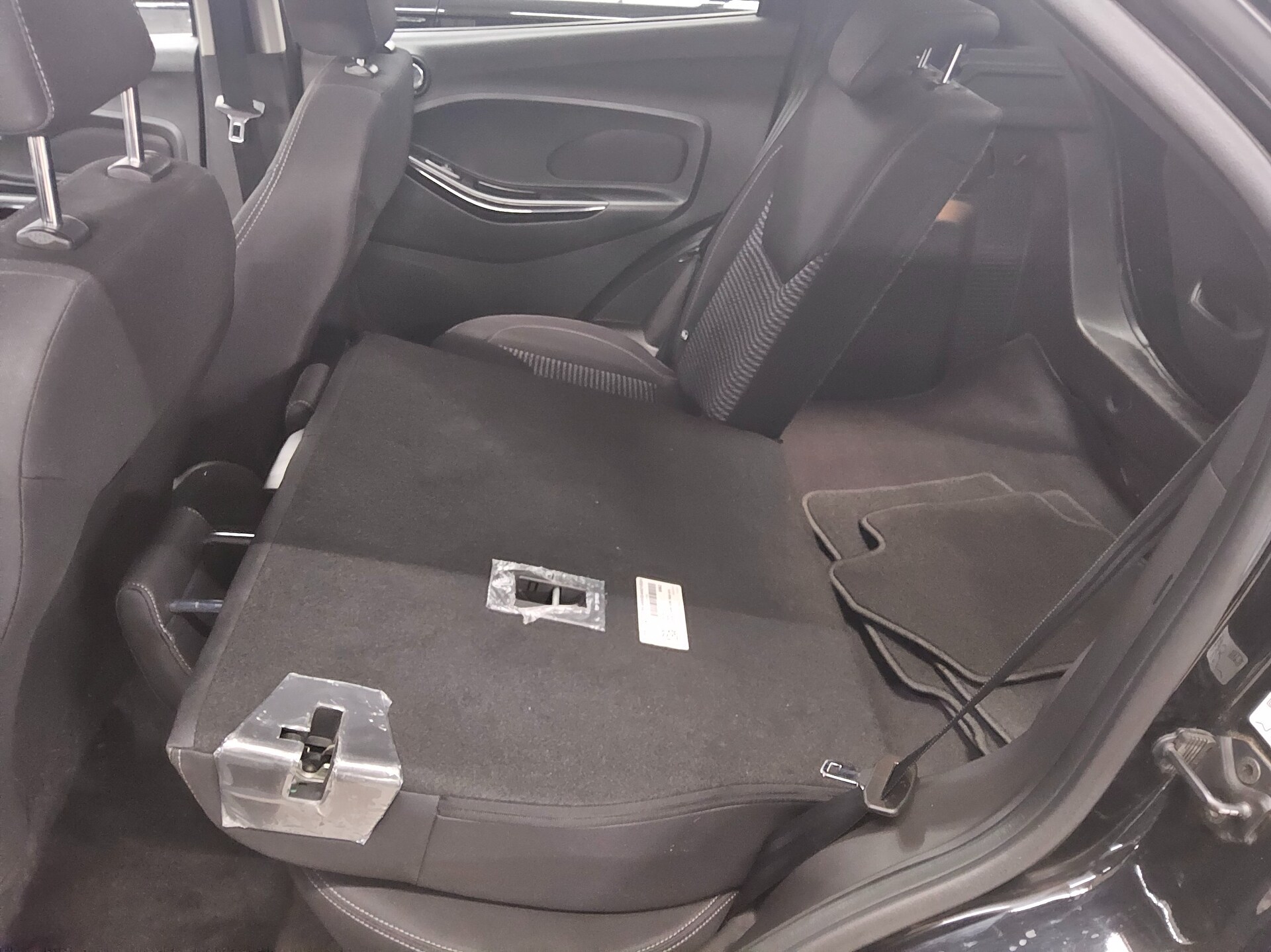 Ford Ka+ 1.2 Cool&Connect PDC Tempomat SHZ 12