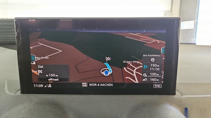 Audi Q2 2.0 TDI Q2 2.0 TDI Leder NAVI 9