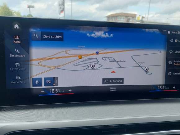 BMW 320dA Touring Leder NAVI SHZ PDC LED 11