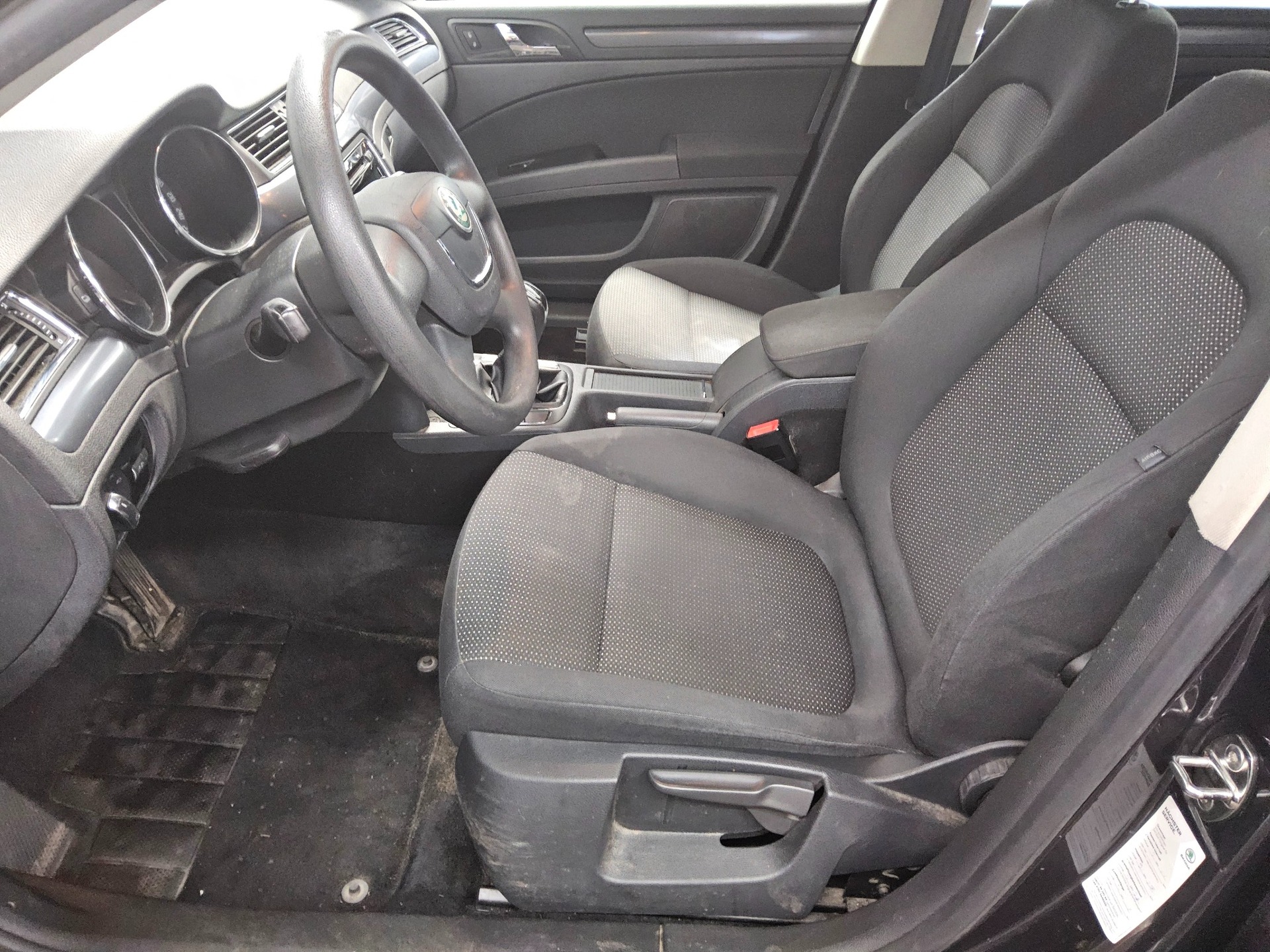 Skoda Superb Kombi 1.4 TSI Comfort HU 03/27 AHK 8