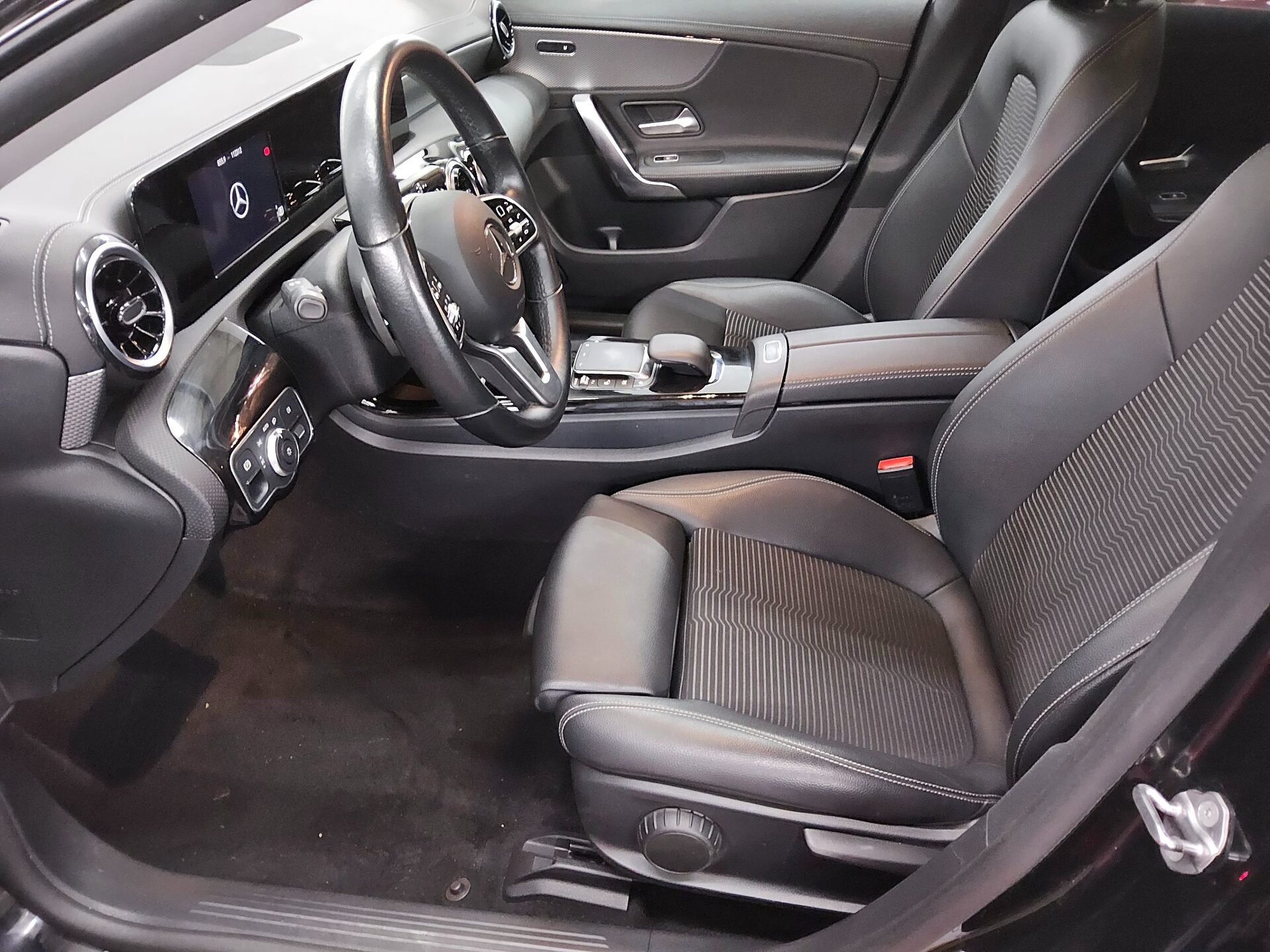 Mercedes-Benz CLA 220 SB d Progressive Leder Navi LED 9