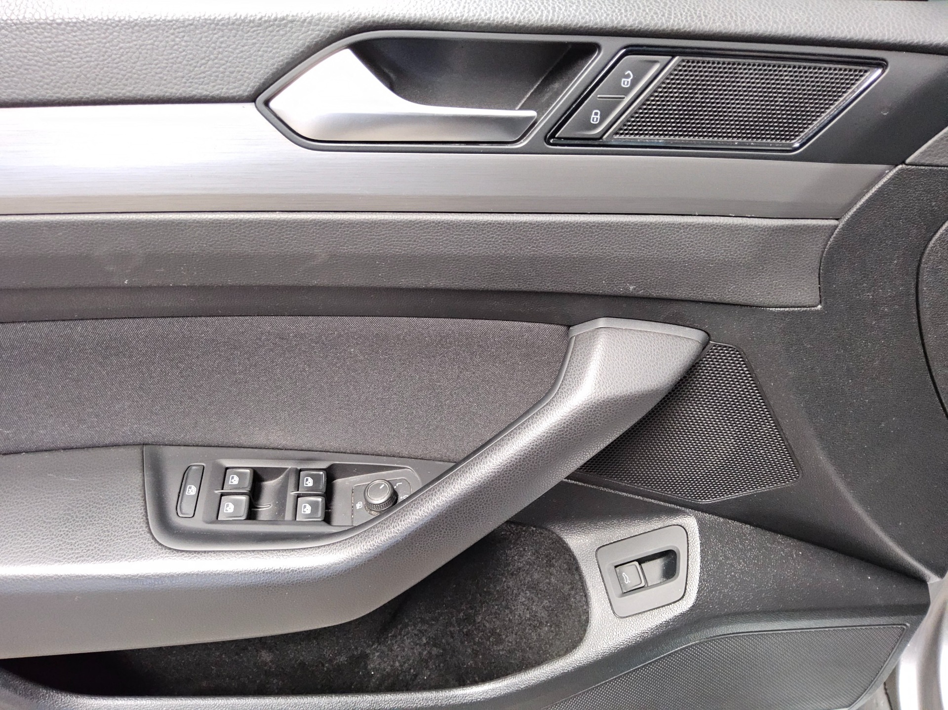 Volkswagen Passat Var. 2.0 TDI Navi LED RfK ACC PDC Shz BT 9