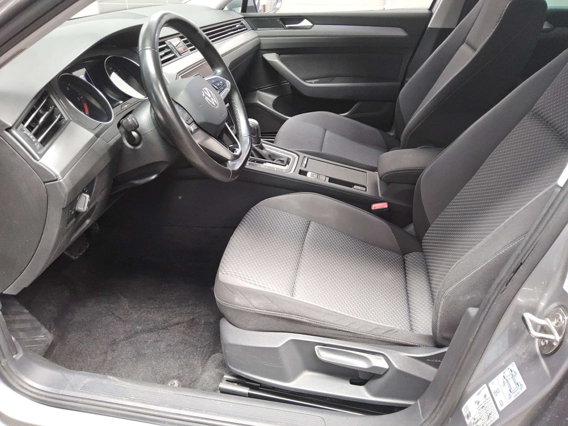 Volkswagen Passat Var. 2.0 TDI Navi LED RfK ACC PDC Shz BT 8