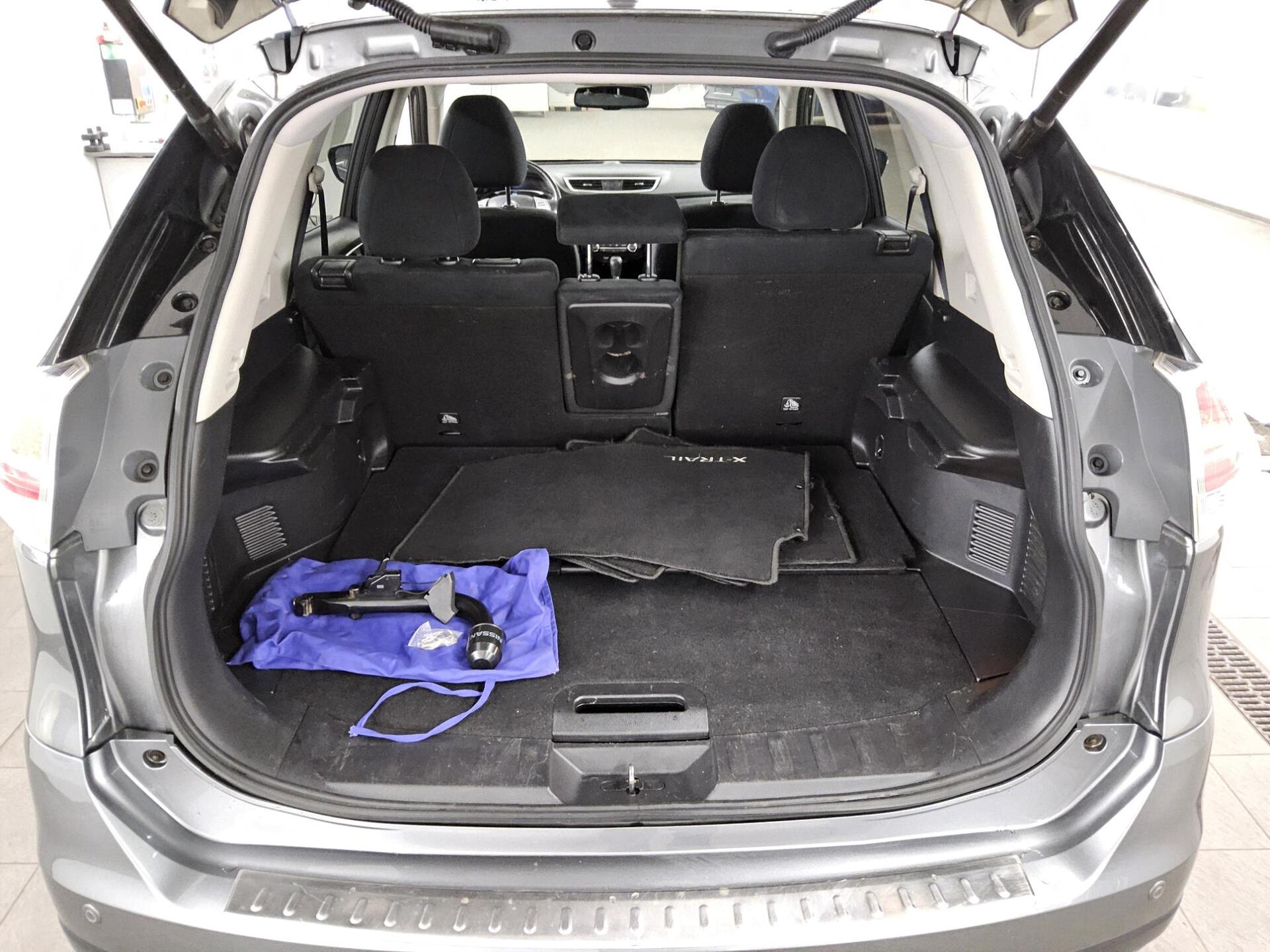 Nissan X-Trail 2.0 DCI  4x4 N-Vision Pano Navi 360° 12