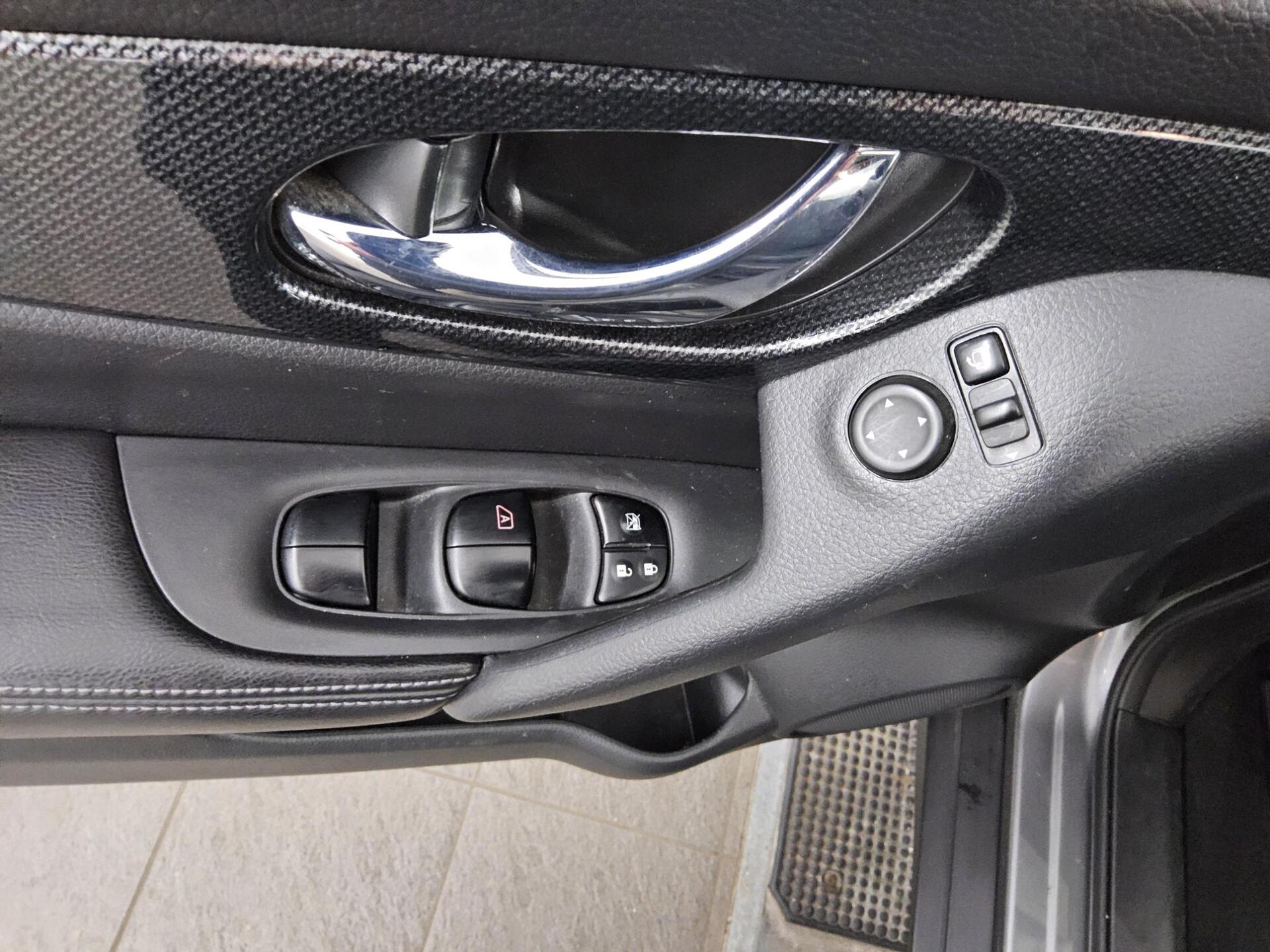 Nissan X-Trail 2.0 DCI  4x4 N-Vision Pano Navi 360° 9